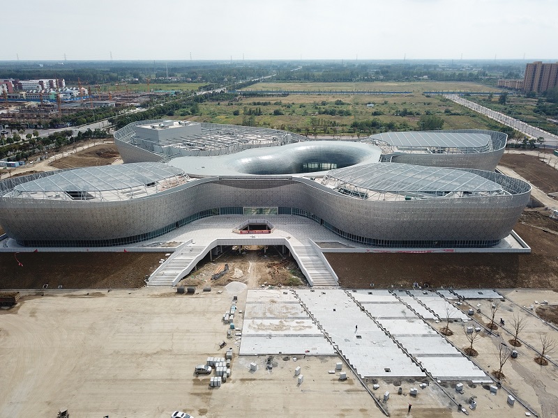 1583997024960577.jpg 金湖縣城南低碳生態(tài)新城文化藝術(shù)中心工程,其中鋼結(jié)構(gòu)主要分為劇院部分的鋼結(jié)構(gòu)、青少年宮鋼結(jié)構(gòu)及陽光谷部分的鋼結(jié)構(gòu)。.jpg